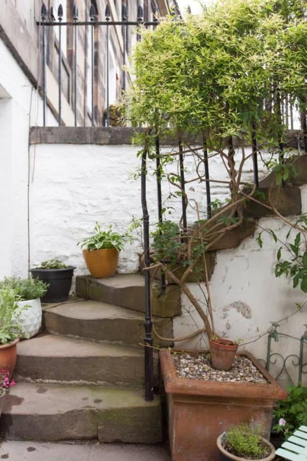 Ferienwohnung Guestready - Chic Flat In The Heart Of Edinburgh Exterior foto